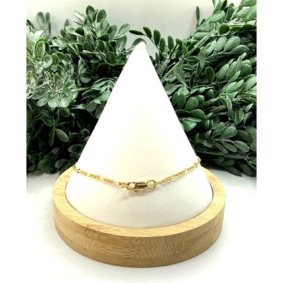 Gold Tone Chain Bracelet 8.5 Inches With Lobster Clasp - Picture 3 of 4